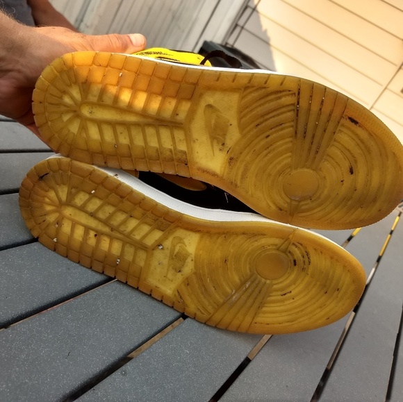 Air Jordan's - Picture 2 of 5